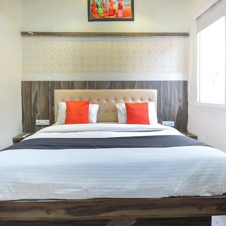 Capital O Moments Inn Амритсар Экстерьер фото