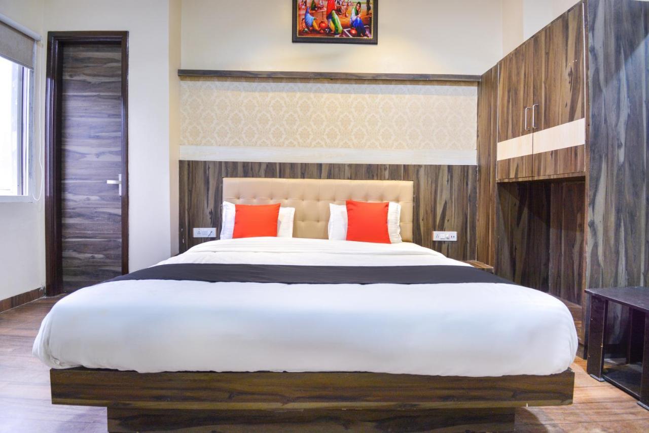 Capital O Moments Inn Амритсар Экстерьер фото